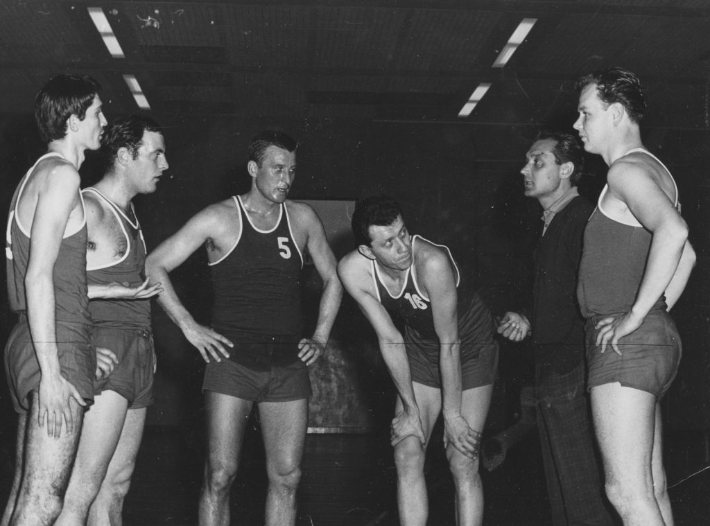 Poslední trenérská sezona 1969/70 v rakouskem celku WSG. Na fotce s č.5 Z.Bobrovský a s č.16 Z.Konečný
