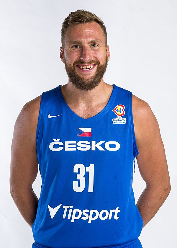 Martin Kříž, pivot - 200 cm, klub ERA Basketball Nymburk.