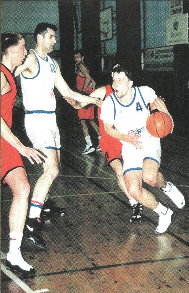 Ligové utkání v hale Moravské Slavie 1995 s NH Ostrava. Clonu staví Leoš Krejčí.