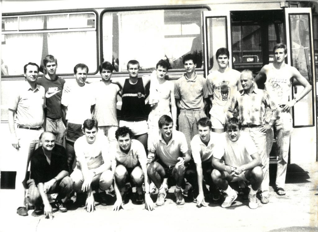 Junioři Československa před odjezden na ME 1988.