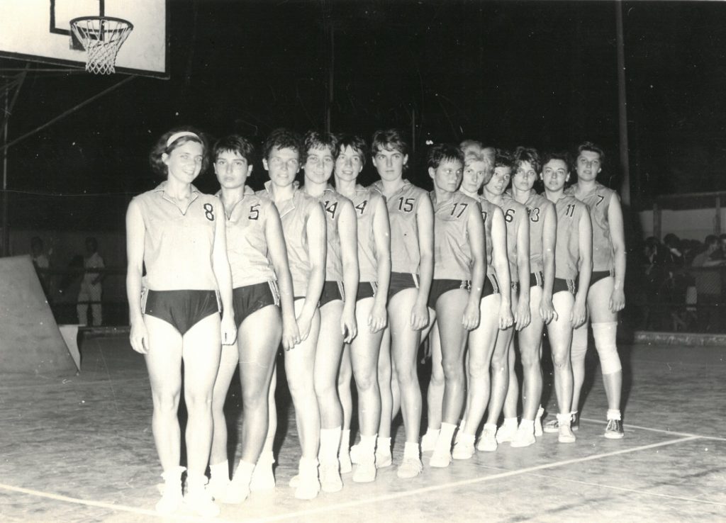 KP Brno - 1966, ze předu: Procházková, Olga Bobrovská (Hrubá), Julie Žižlavská (Koukalová), Věra Horáková (Grubrová), Kučerová, Eva Mikulášková, Ležáková, Olga Přídalová-Kyzlinková (Mikulášková), Ženíšková, Miroslava Štaudová (Tomášková) a Vlasta Hanáková.